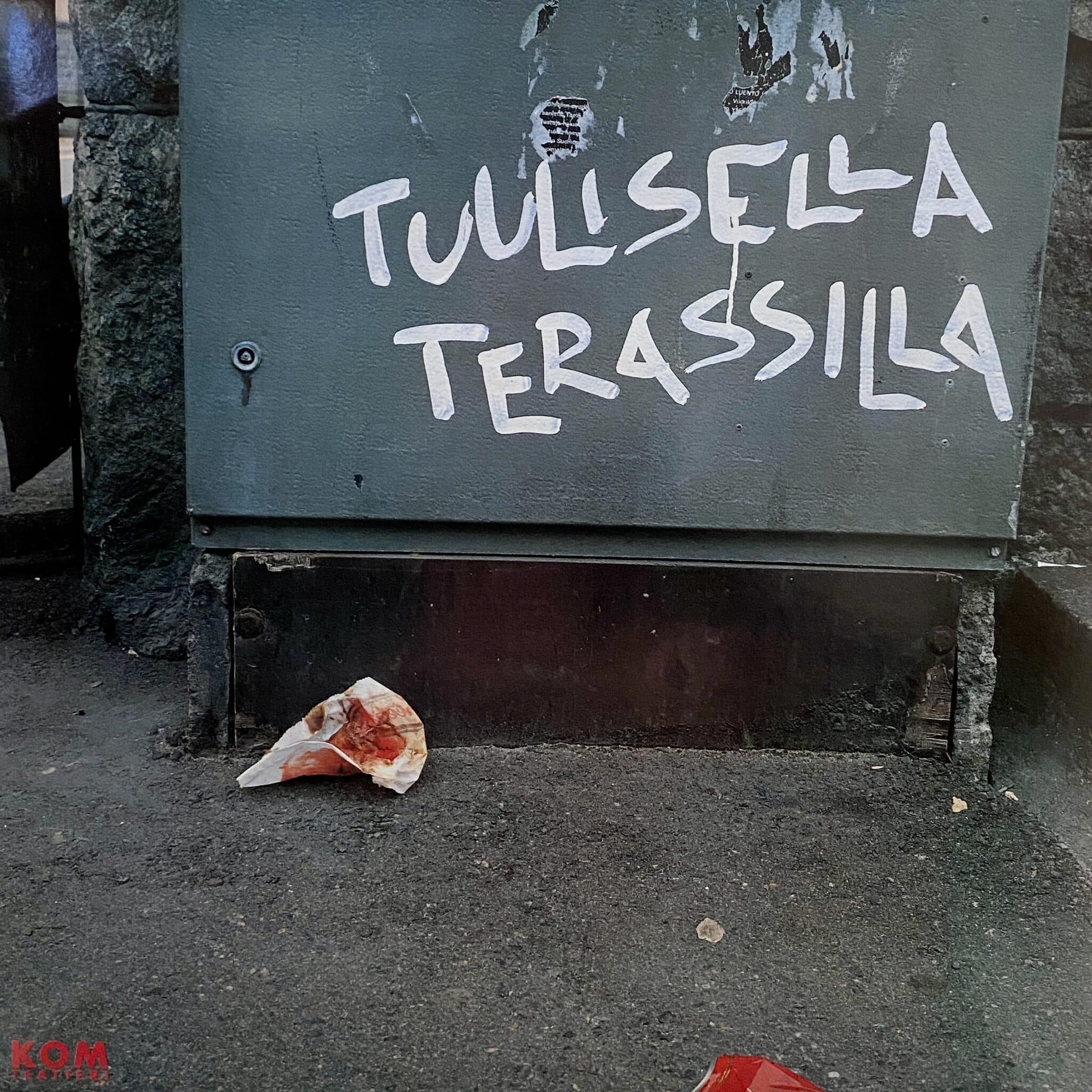 KOM-Teatteri – Tuulisella Terassilla