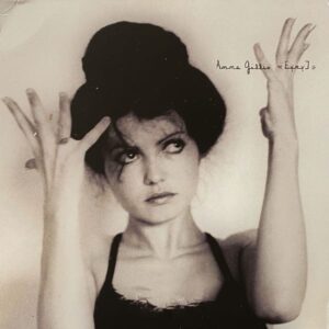 Anne Gillis – Eyry]